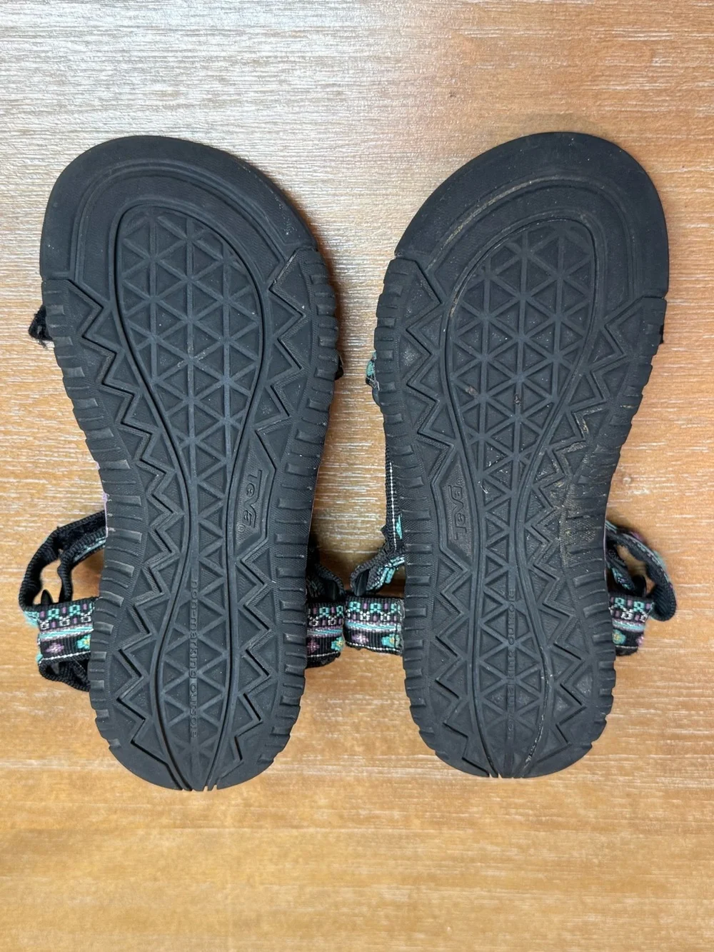 Teva Kids‎ Hurricane Sandal Waterproof Hiking Casual Black Purple Size 13
